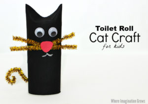 Toilet paper black cat craft for kids to make this Halloween! Simple art project for preschoolers and kindergartners!